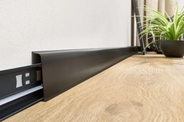 Плинтус пластиковый Arbiton INDO70 220 Чёрный матовый 2.5 м в Воронеже