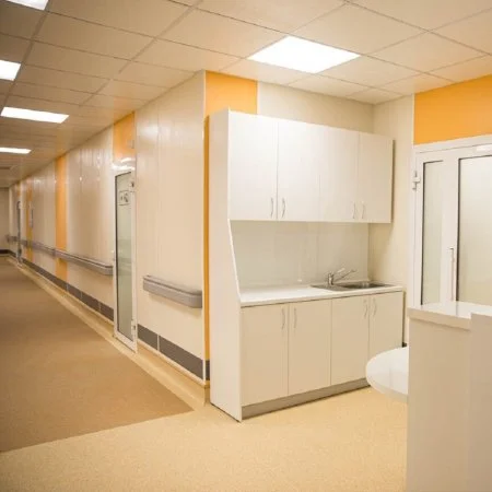 Коннелюрный односоставной плинтус Bonkeel Prof Серый (95х2700мм) в Воронеже