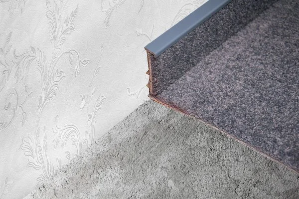 Плинтус для ковролина Korner Listwa 108 Графит 2,5м (50мм) в Воронеже