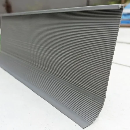 Коннелюрный односоставной плинтус Bonkeel Prof Серый (95х2700мм) в Воронеже