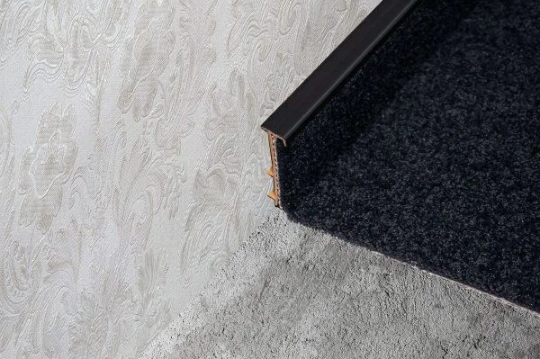 Плинтус для ковролина Korner Listwa 109 Черный 2,5м (50мм) в Воронеже